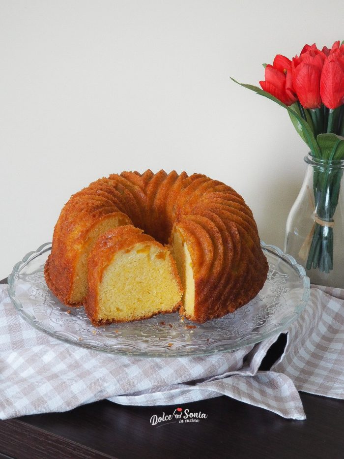 Torta con albicocche sciroppate